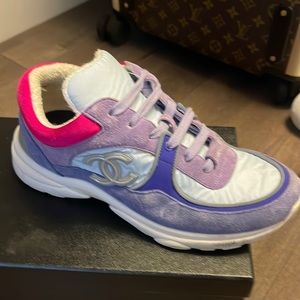 Running shoes